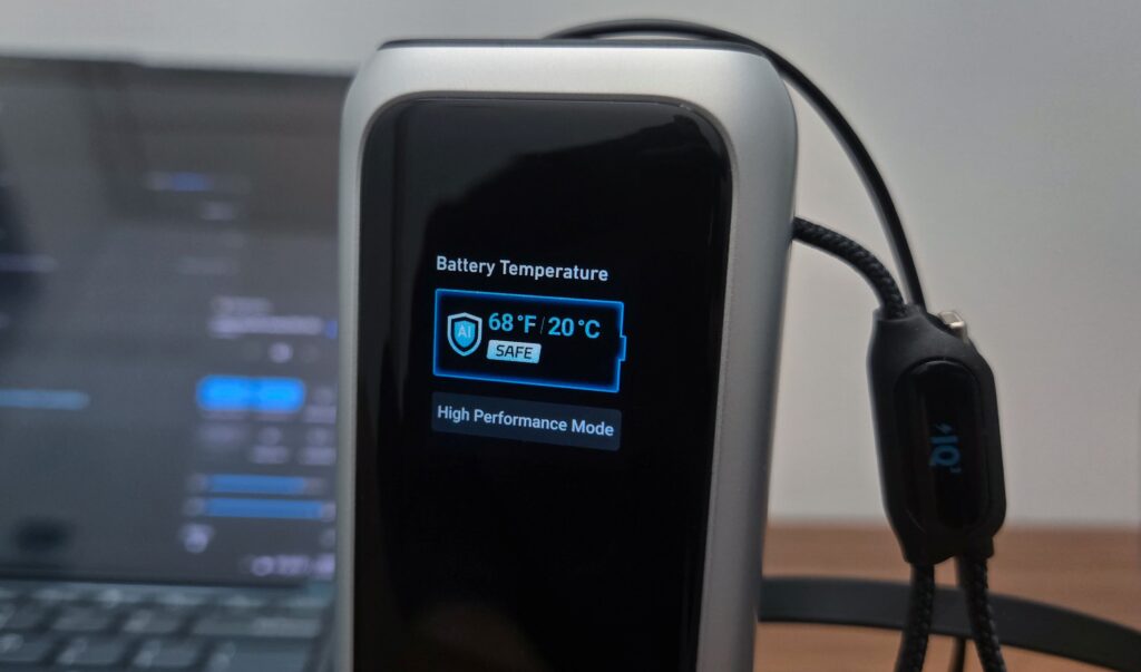 Anker 25K 165W Power Bank front display - temperature view