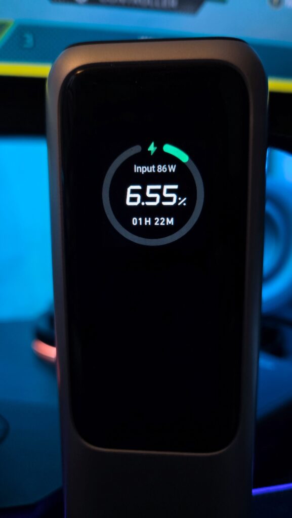 Anker 25K 165W Power Bank front display - input rate