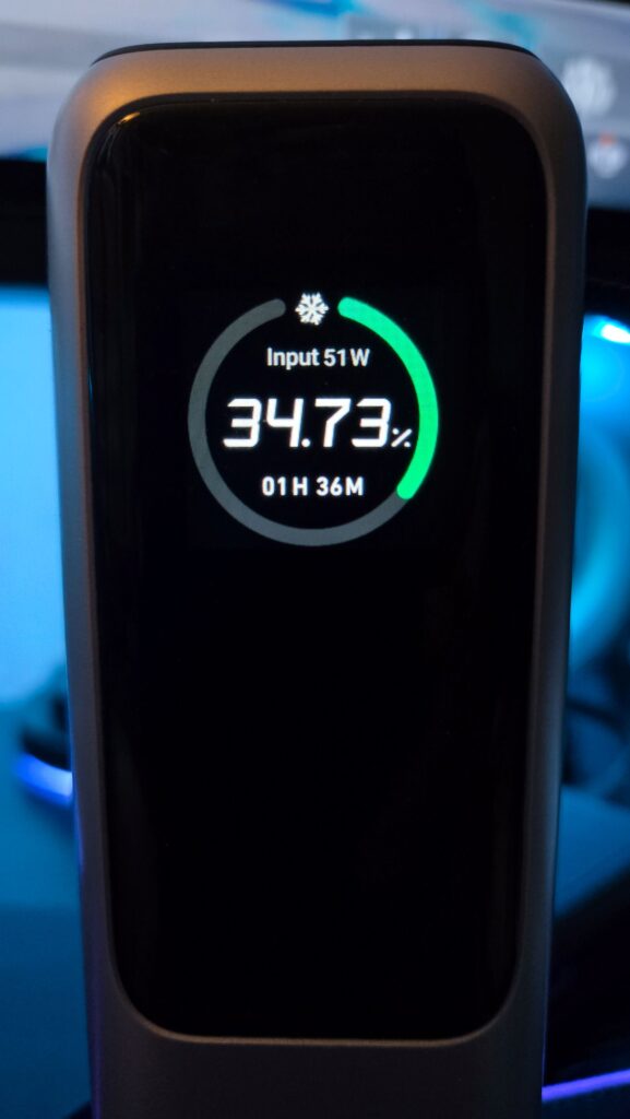 Anker 25K 165W Power Bank front display - input cooling