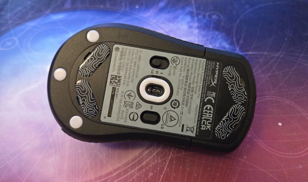 HyperX Pulsefire Saga Pro with HyperX Glass Skates