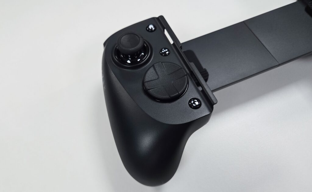 Razer Kishi V3 Pro left side view
