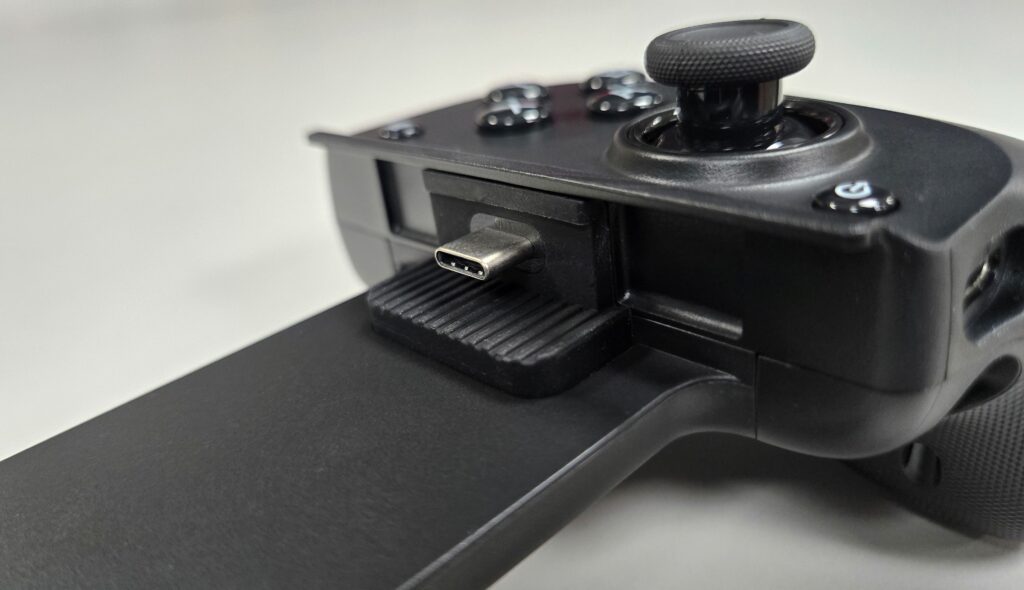 Razer Kishi V3 Pro USB-C output connector