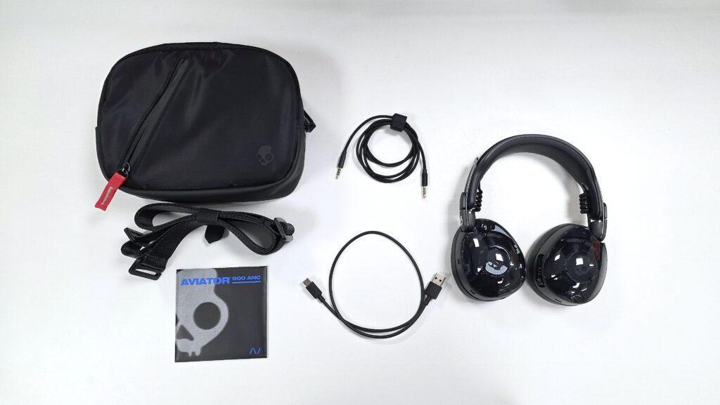 Skullcandy Aviator 900 ANC out of the box items