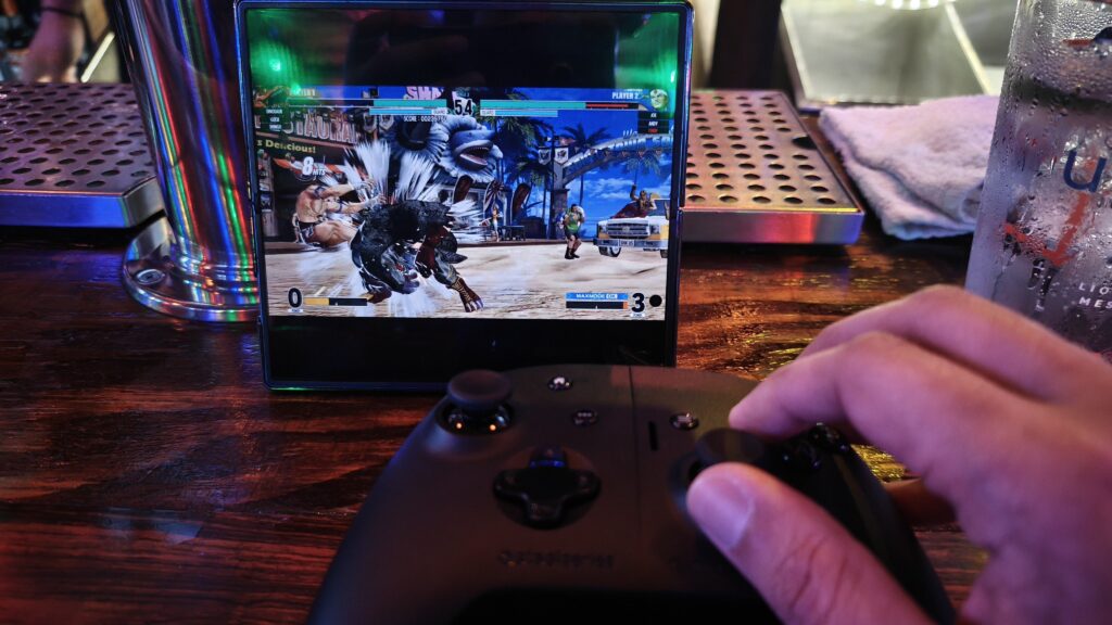 SteelSeries Nimbus Cloud with Samsung Galaxy Z Fold7 playing King of Fighters XV via Steam Link